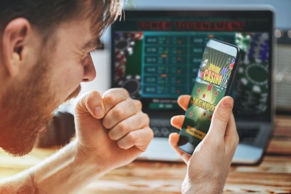 Tim dukungan pelanggan aris togel siap membantu pertanyaan tentang permainan Dragon Tiger Live